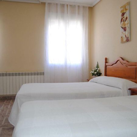 Hostal Avila Оканья Экстерьер фото