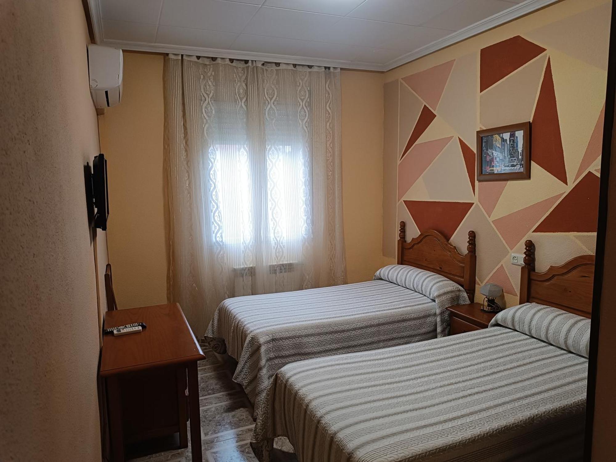 Hostal Avila Оканья Экстерьер фото