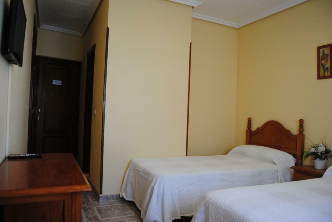 Hostal Avila Оканья Экстерьер фото