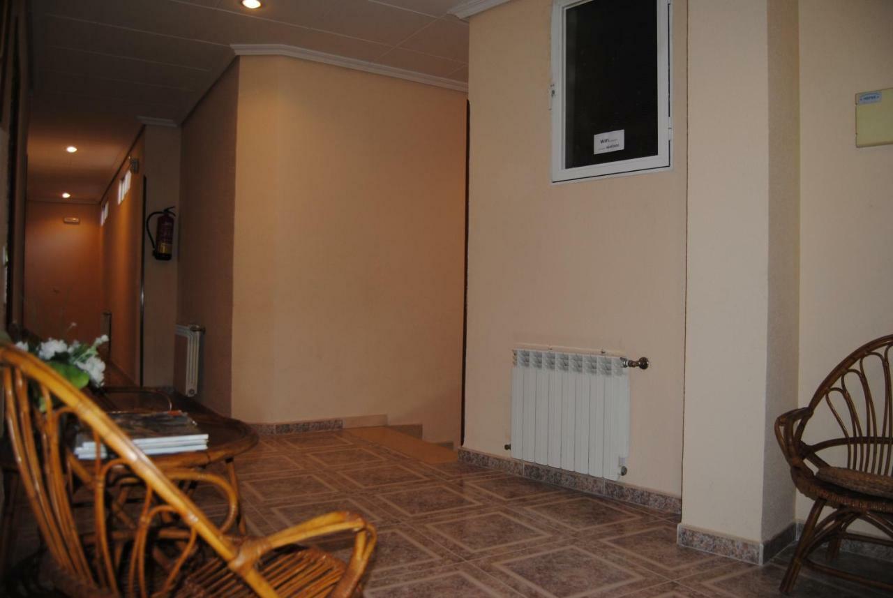 Hostal Avila Оканья Экстерьер фото