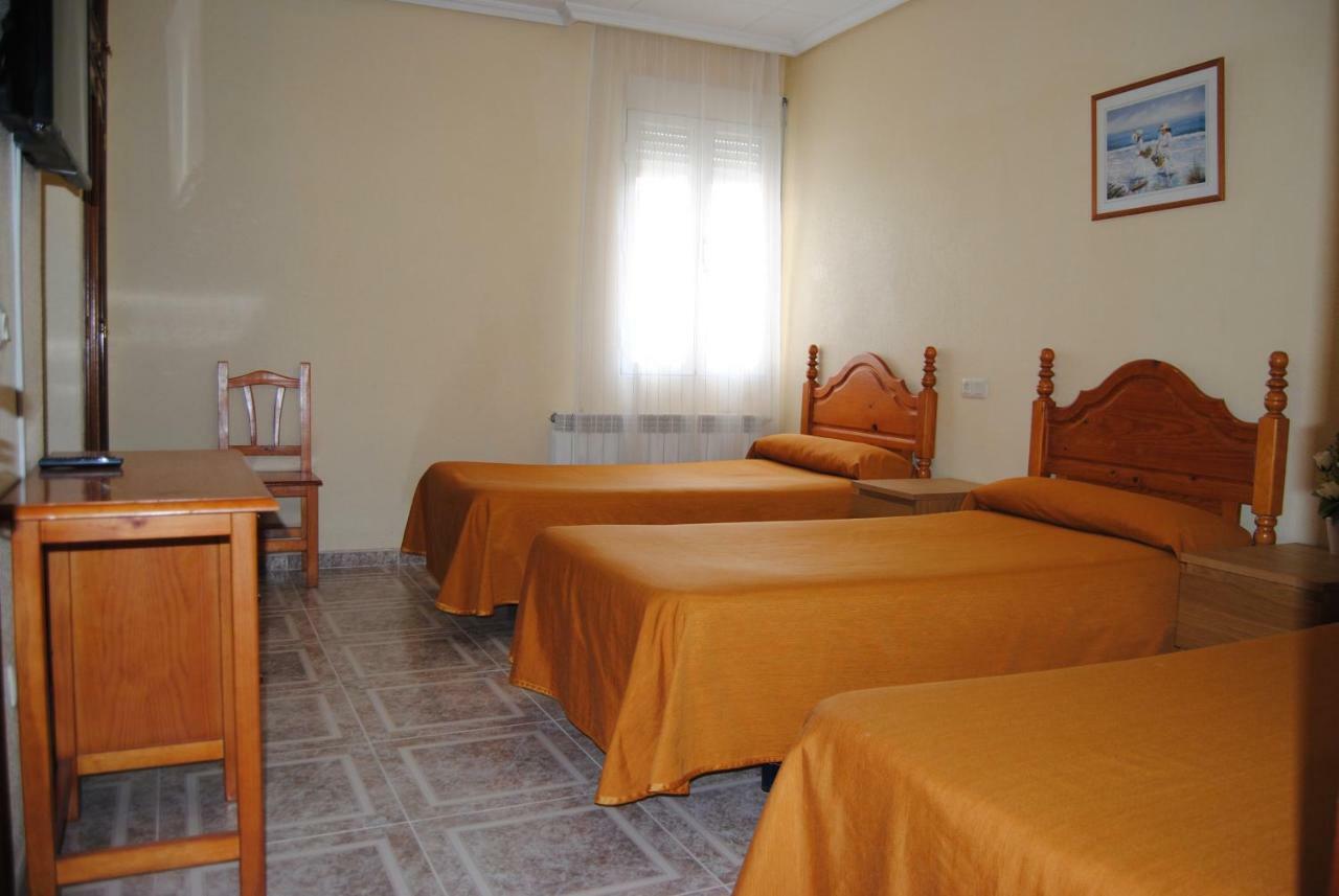 Hostal Avila Оканья Экстерьер фото