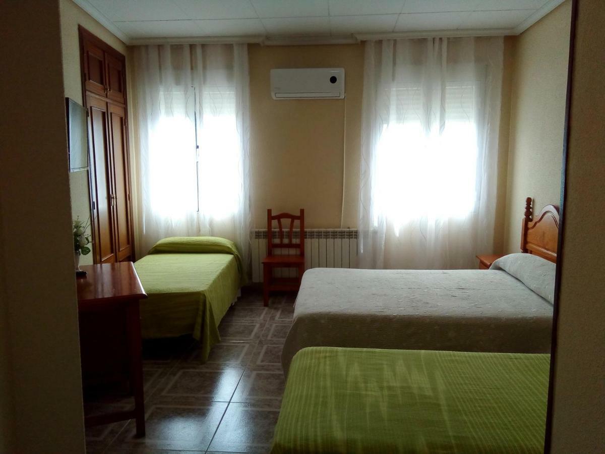 Hostal Avila Оканья Экстерьер фото
